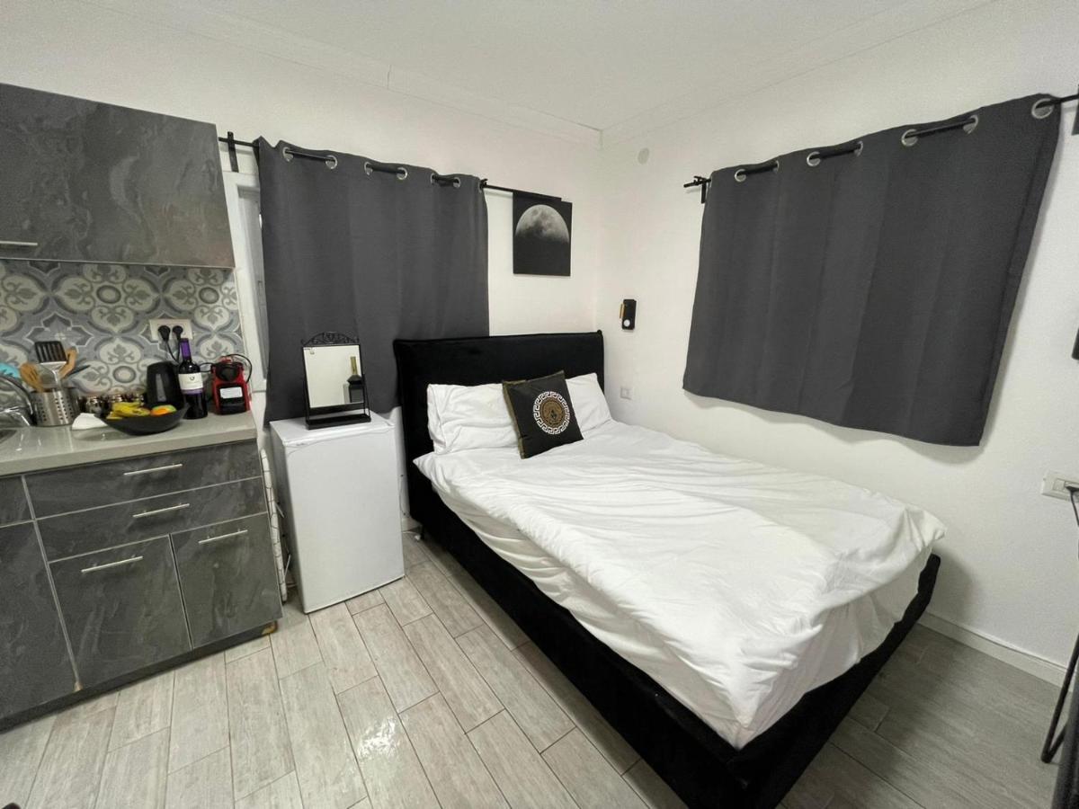 Apartament דירת סטודיו יפיפיה על גג ומרפסת שמש ברחוב הירקון Tel Awiw Zewnętrze zdjęcie